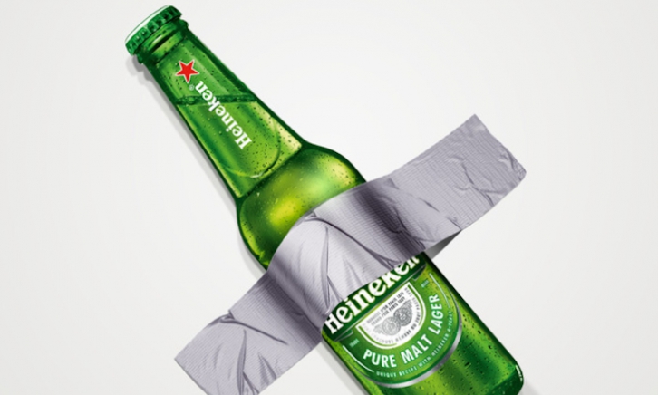 Heineken cattelan banaan persiflage